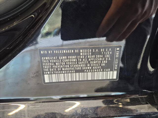 Used 2025 Volkswagen Jetta SE FWD image 30
