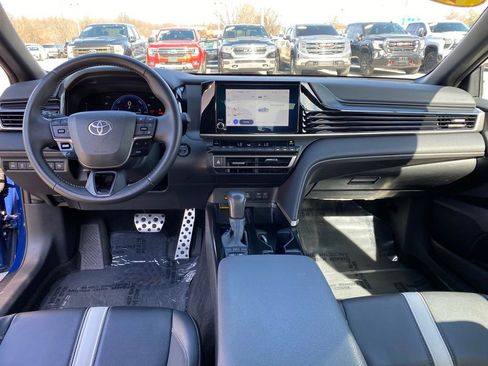 Used 2025 Toyota Camry SE FWD image 26