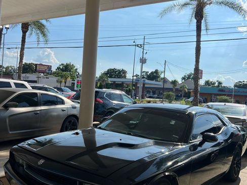 Used 2010 Dodge Challenger SE RWD image 3