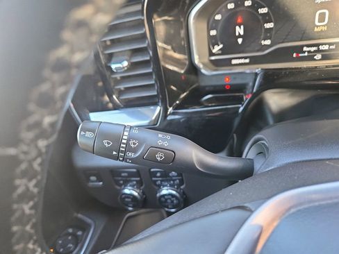 Used 2025 GMC Sierra 1500 SLT image 18