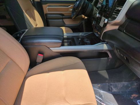 Used 2021 RAM 1500 Big Horn AWD/4WD image 32