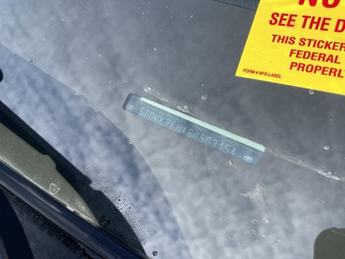 Used 2016 Toyota Highlander XLE image 9