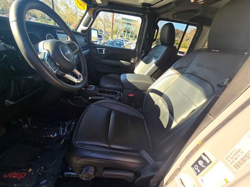 Used 2023 Jeep Wrangler Sahara w/ Cold Weather Group image 23