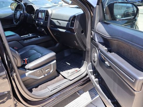 Used 2020 Ford Expedition Limited RWD image 20
