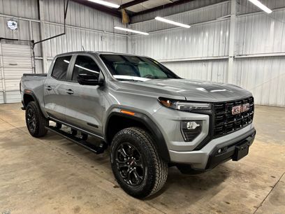 Used 2025 GMC Canyon Elevation w/ Convenience Package