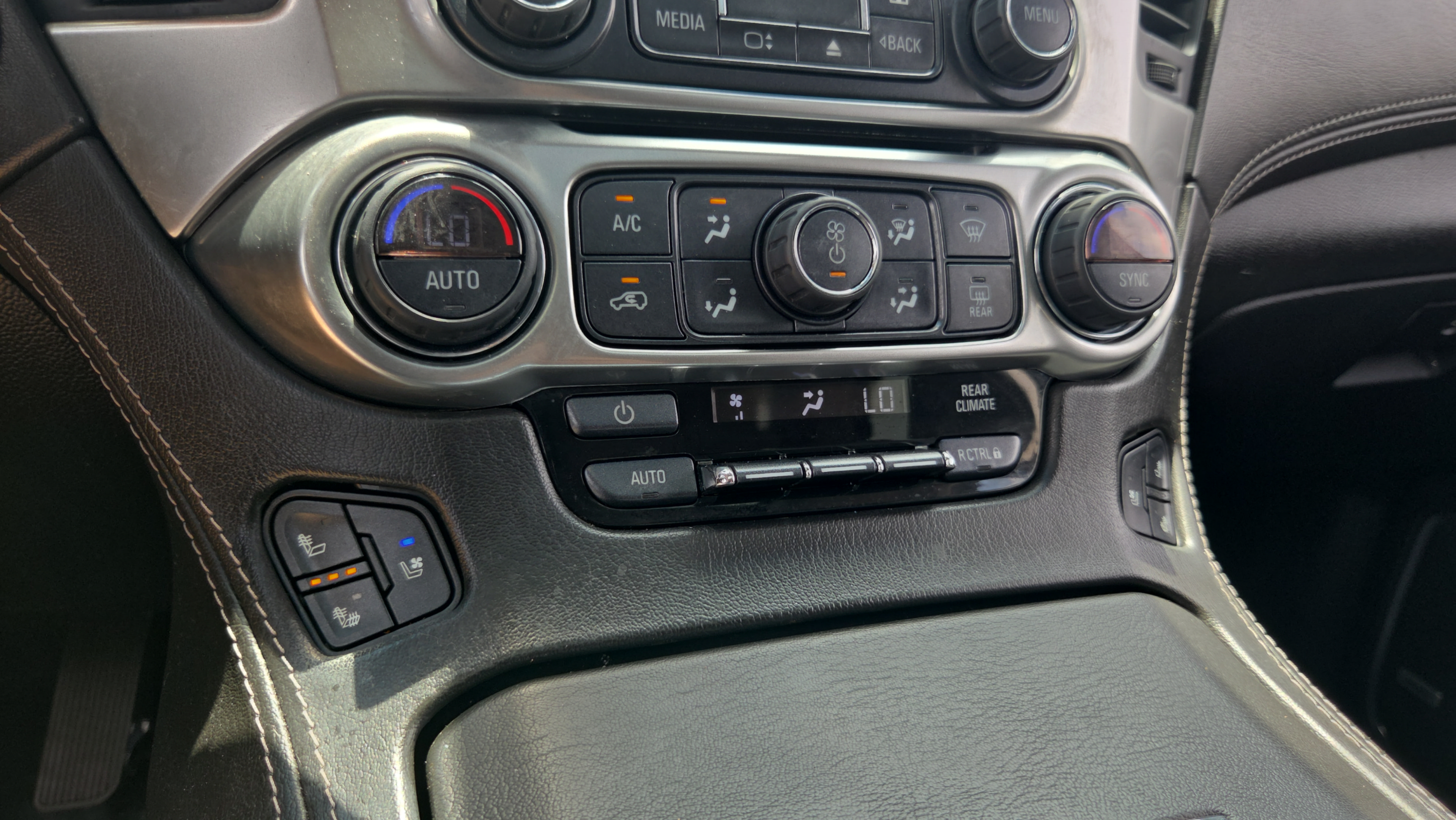 Used 2019 Chevrolet Tahoe Premier AWD/4WD image 30