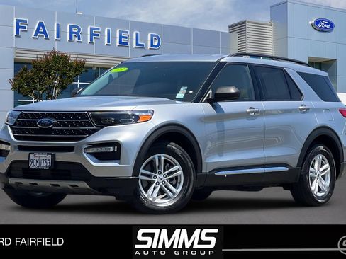 Certified 2023 Ford Explorer XLT w/ Equipment Group 202A RWD image 1