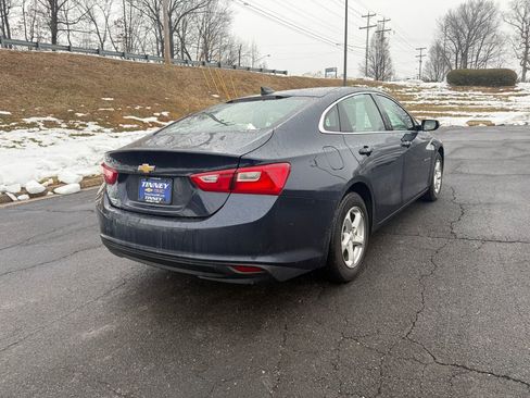 Used 2018 Chevrolet Malibu LS image 2