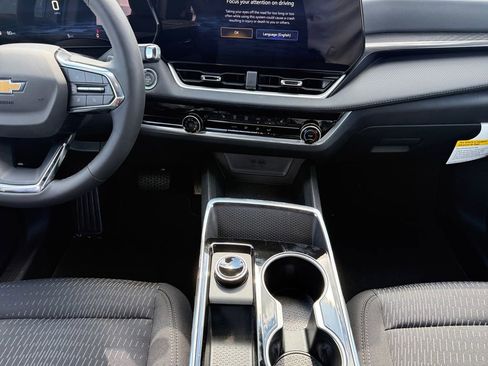 New 2026 Chevrolet Equinox LT FWD image 11