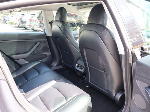 Used 2021 Tesla Model 3 Standard Range Plus image 37