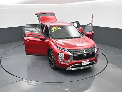 Used 2024 Mitsubishi Outlander SE AWD/4WD image 43
