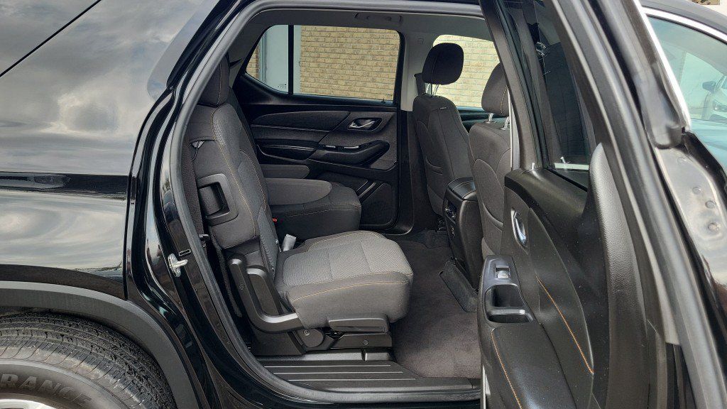Used 2021 Chevrolet Traverse LT FWD image 20