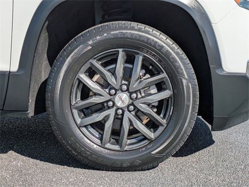 Used 2019 GMC Acadia SLT image 11