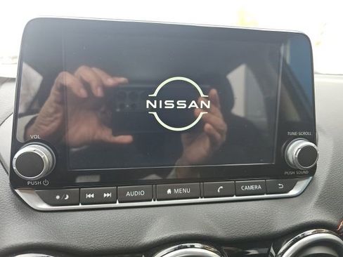 Used 2024 Nissan Sentra SR w/ Lighting Package image 11