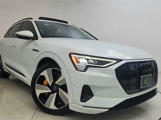 Used 2023 Audi e-tron Premium Plus w/ Premium Plus Package image 1