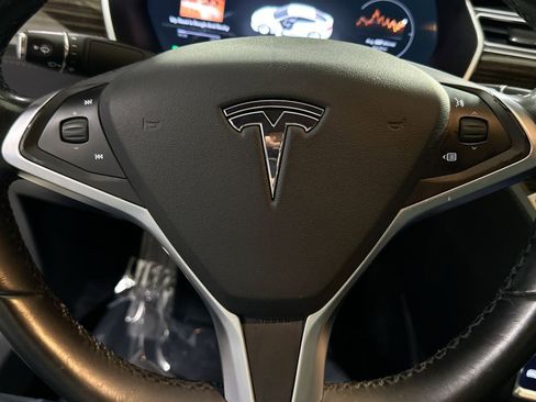 Used 2016 Tesla Model S 70 image 18