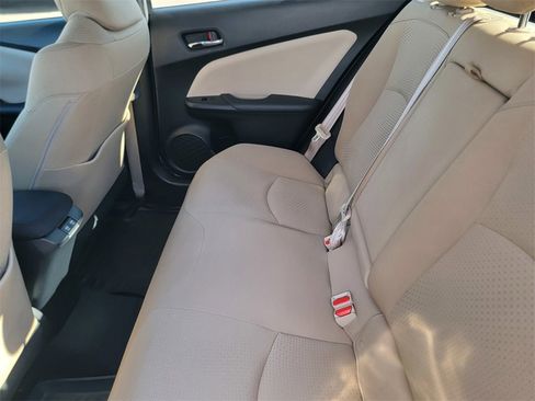 Used 2020 Toyota Prius LE image 15