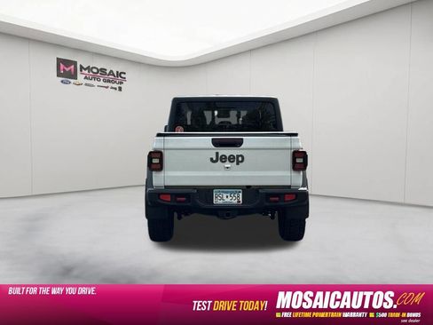 Used 2024 Jeep Gladiator Rubicon w/ Technology Group AWD/4WD image 6