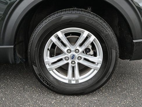 Certified 2023 Ford Explorer XLT w/ Equipment Group 202A image 13