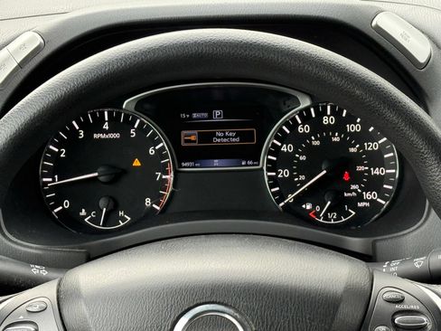 Used 2019 Nissan Pathfinder S AWD/4WD image 29