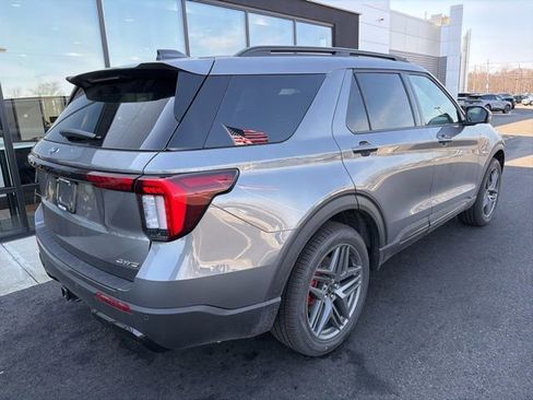 New 2026 Ford Explorer ST-Line w/ ST-Line Street Pack image 3