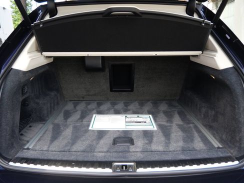Used 2023 Bentley Bentayga Extended Wheelbase AWD/4WD image 23
