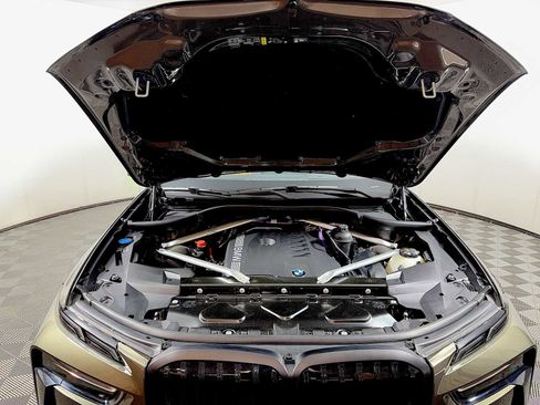 Certified 2024 BMW X7 xDrive40i w/ M Sport Package image 32