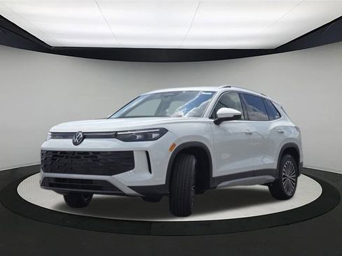 New 2025 Volkswagen Tiguan S image 3