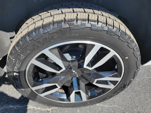 Certified 2020 Chevrolet Tahoe LT w/ RST Edition image 40