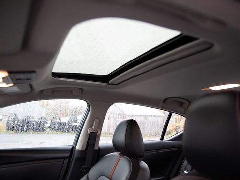 Used 2024 Nissan Sentra SR w/ SR Premium Package image 22