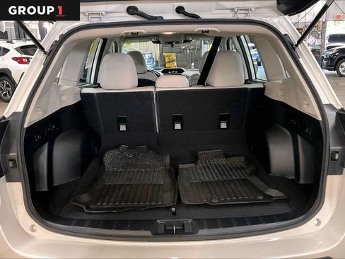 Used 2023 Subaru Forester AWD/4WD image 33