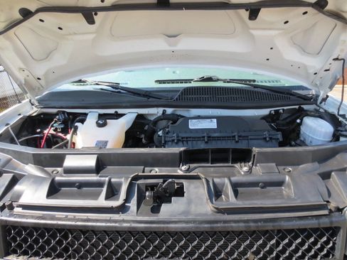 Used 2021 Chevrolet Express 3500 image 4