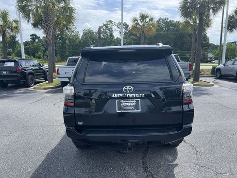 Used 2024 Toyota 4Runner SR5 Premium w/ Moonroof Package RWD image 9