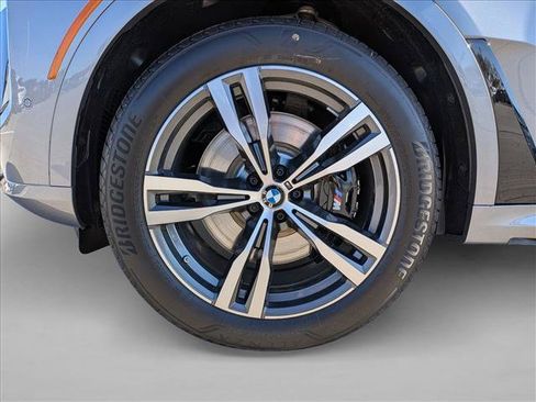 Certified 2026 BMW X7 xDrive40i w/ M Sport Package AWD/4WD image 10