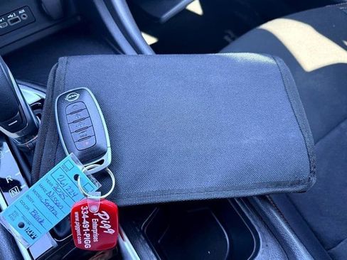 Used 2025 Nissan Sentra SR w/ Midnight Edition image 36