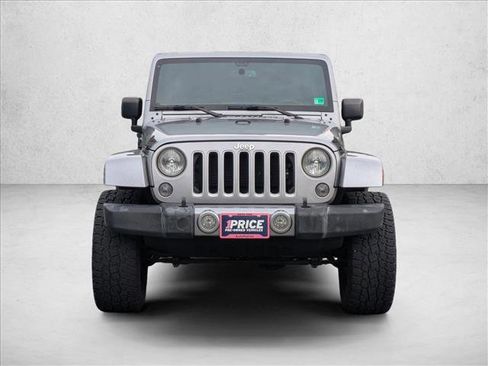 Used 2016 Jeep Wrangler Unlimited Sahara image 2