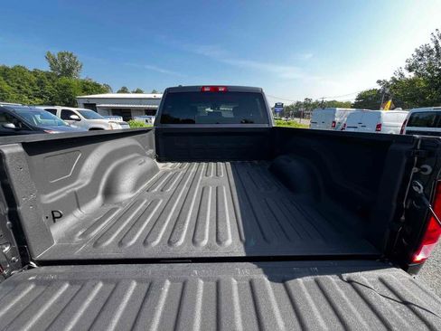Used 2018 RAM 1500 Express image 29