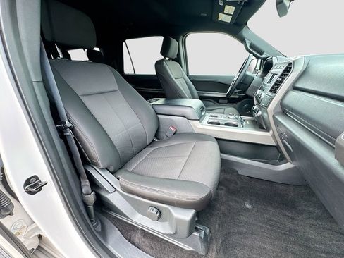 Used 2018 Ford Expedition Max XLT image 34