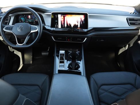 Used 2025 Volkswagen Atlas Cross Sport SE image 7