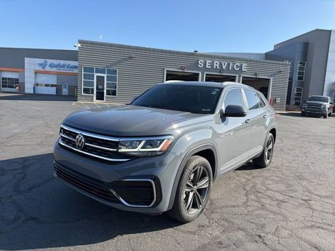 Used 2022 Volkswagen Atlas Cross Sport SEL R-Line image 2