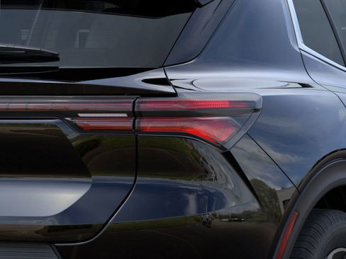 New 2026 Chevrolet Equinox EV LT image 13