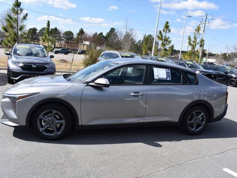 Used 2025 Kia K4 LXS image 6