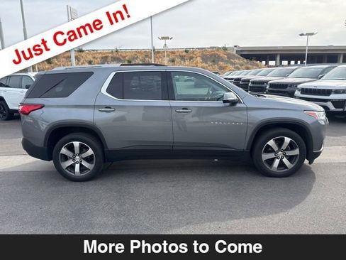 Used 2018 Chevrolet Traverse LT image 7