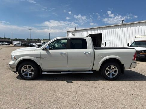 Used 2016 RAM 1500 Laramie w/ Convenience Group AWD/4WD image 2