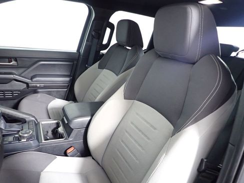 Used 2025 Toyota Tacoma TRD Sport image 22