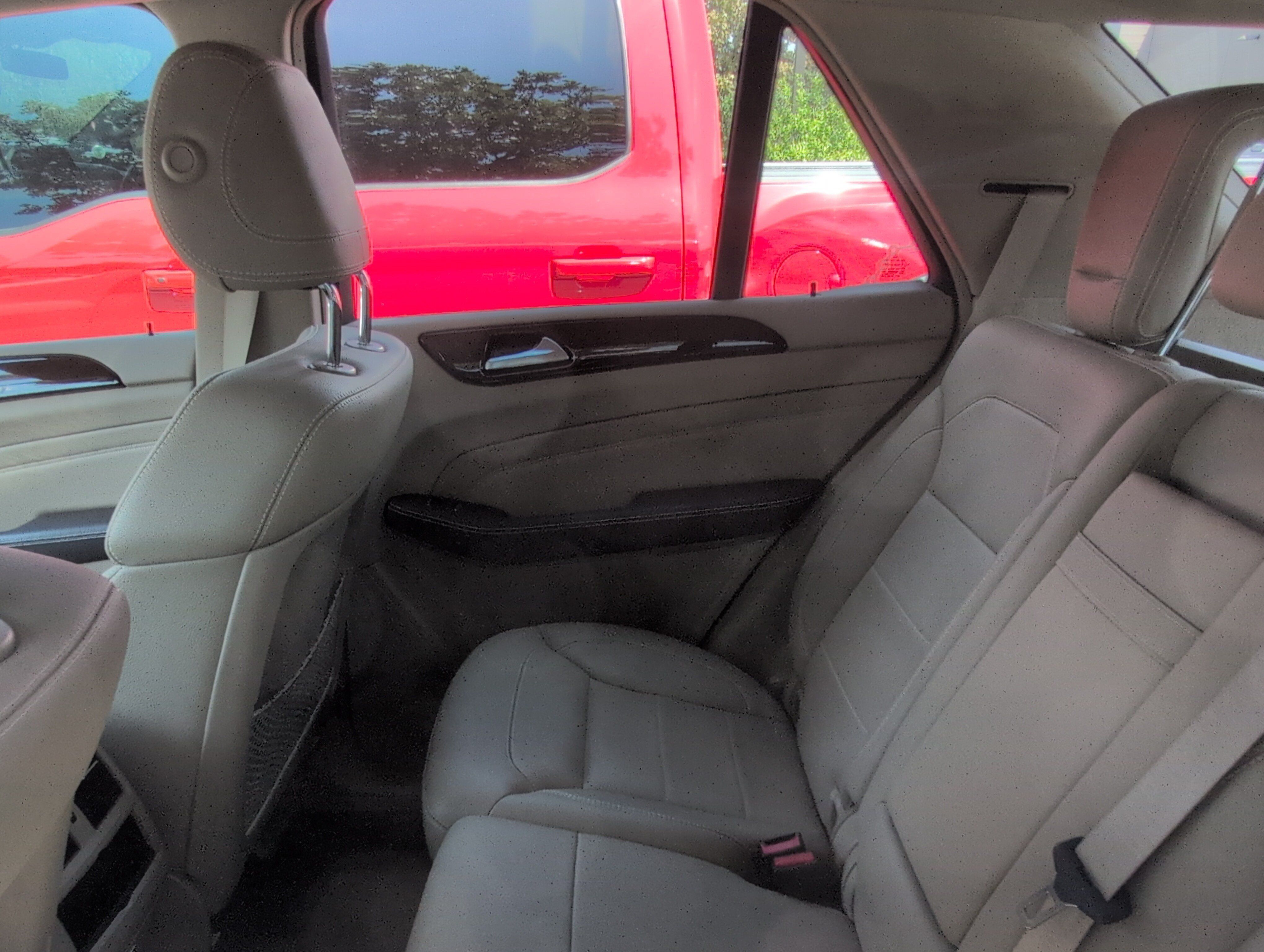 Used 2012 Mercedes-Benz ML 350 BlueTEC 4MATIC image 6