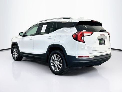 Used 2024 GMC Terrain SLT AWD/4WD image 5