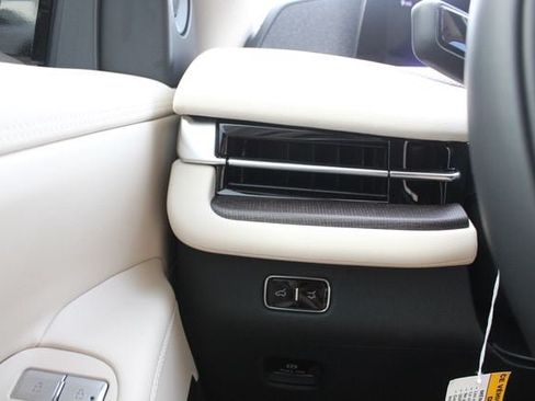 New 2027 Lincoln Navigator L Reserve AWD/4WD image 7