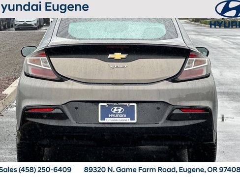 Used 2017 Chevrolet Volt Premier w/ Driver Confidence II Package image 4