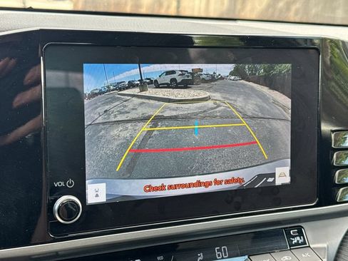 Used 2025 Toyota Camry SE FWD image 18